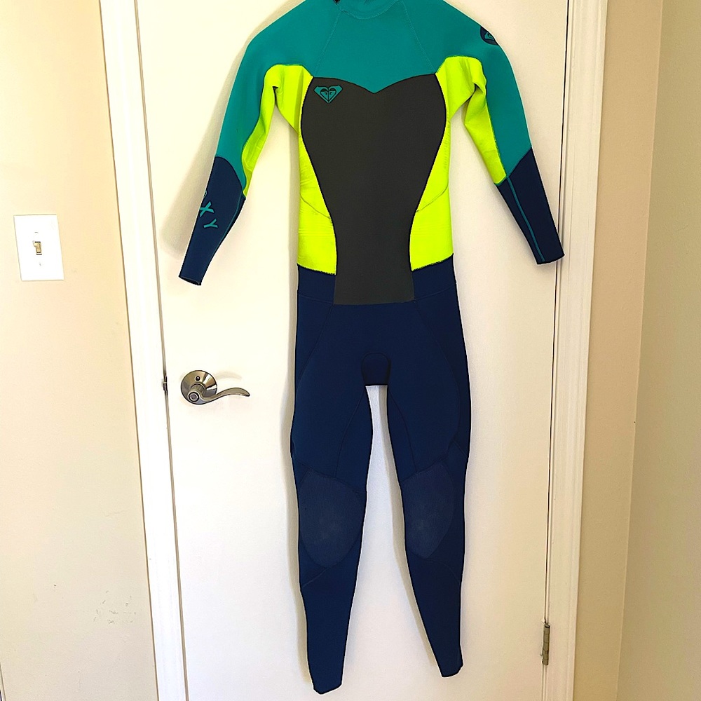 Roxy Syncro Wetsuit Women's 3/2mm Flatlock Wetsuit
- size 4